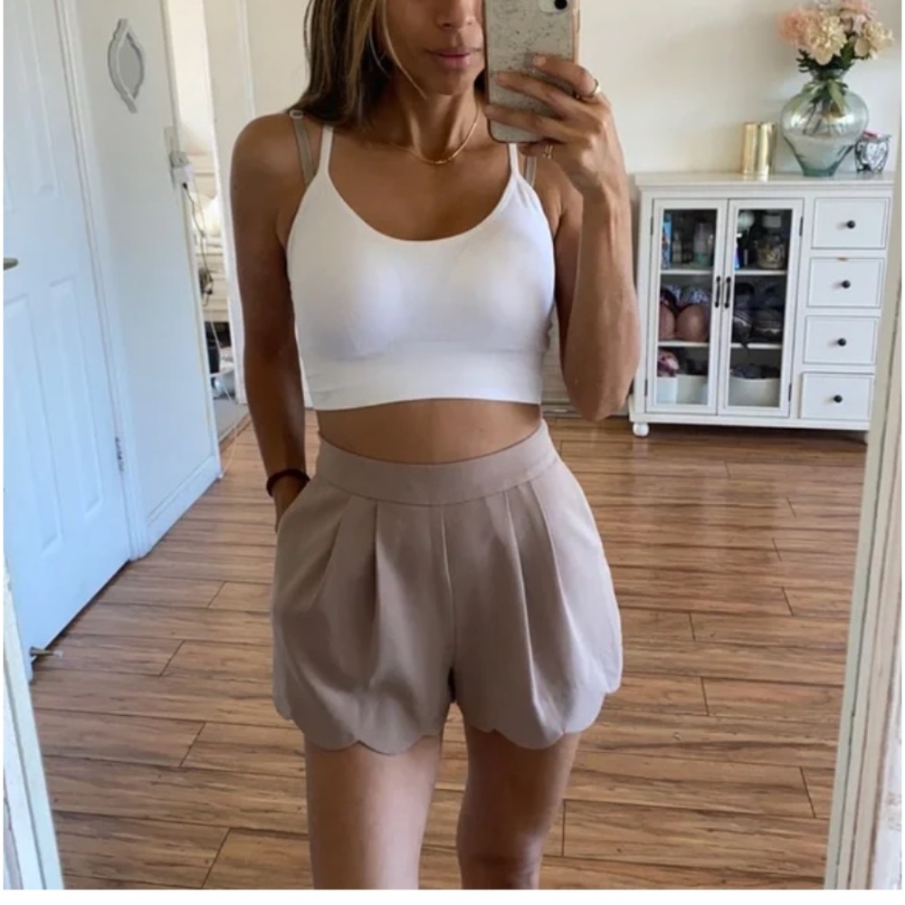 🪞 NEW dressy scallop trim shorts in nude with side pockets